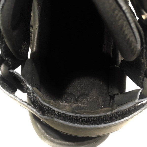 TEVA HURRICANE VOLT SPORT SANDALS -BLACK -WOMEN’S US 5 / BIG KIDS US 4 -NEW - Picture 8 of 8